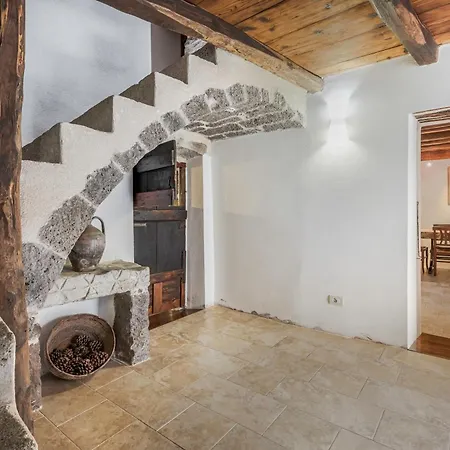 Slow Between Sea And Olive Trees, Terrace And Tranquility In The Village Of Villa *
