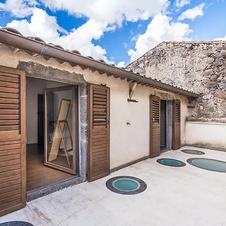 Historic House In , A Refuge Of Peace Between History And The Sea