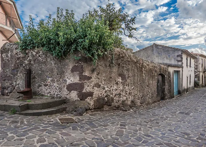 Slow Between Sea And Olive Trees, Terrace And Tranquility In The Village Of Villa *