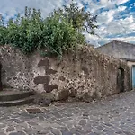 Slow Between Sea And Olive Trees, Terrace And Tranquility In The Village Of Vila *